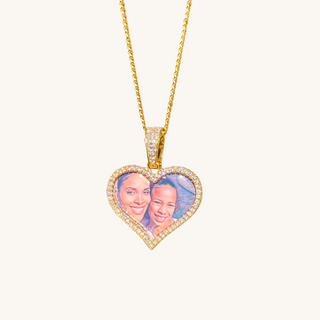 Gold Frame Heart Picture Necklace