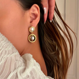 Pearl Metal Button Drop Earrings Model 2