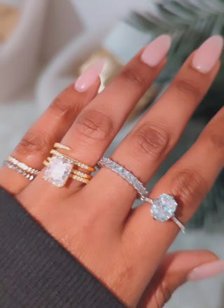 Gold Minimal Diamond Ring