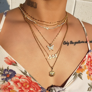 Machine-Made Vs. Handmade Necklaces: Which Is Better