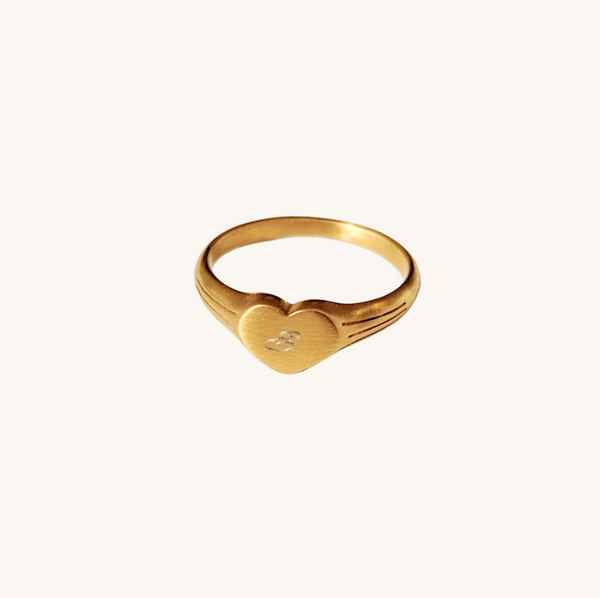 アクセサリー Lox&Chain Flaming Heart Signet Gold Ring Heart Initial Signet Ring | Gogo Lush