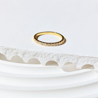Gold Minimal Diamond Ring