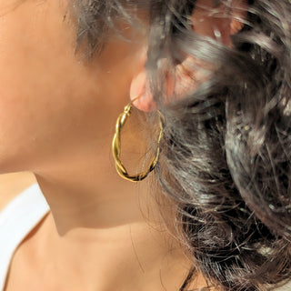 Minimal Twist Hoop Earrings III